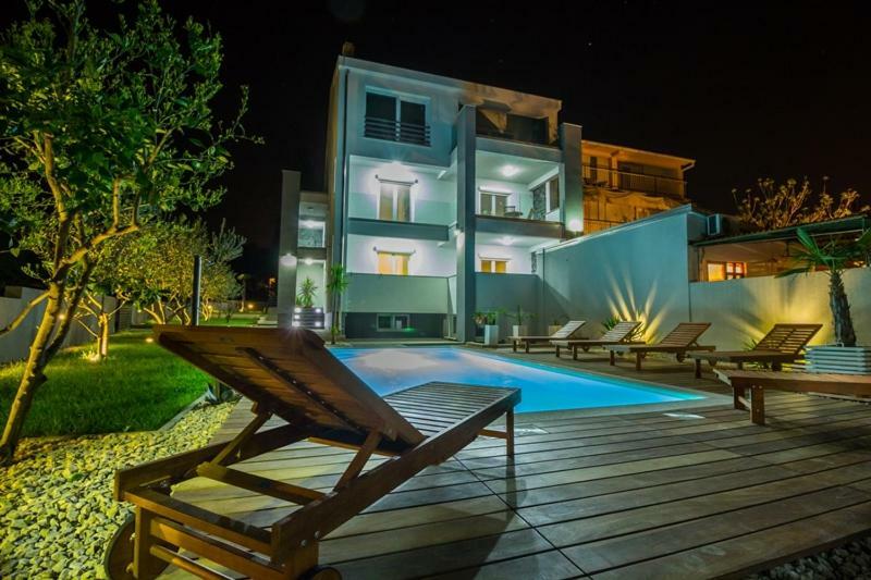ביוגראד נה מורו Apartmani Pocco Locco מראה חיצוני תמונה
